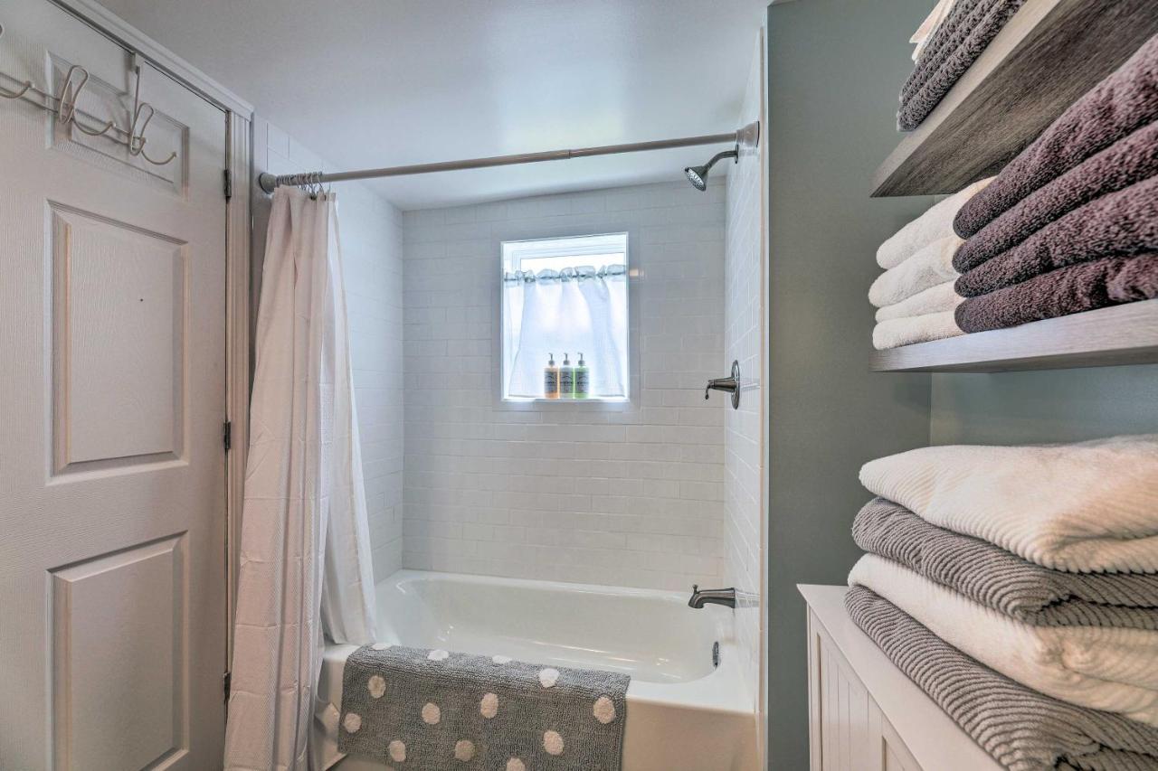 Pet-Friendly Greenville Home With Private Yard エクステリア 写真