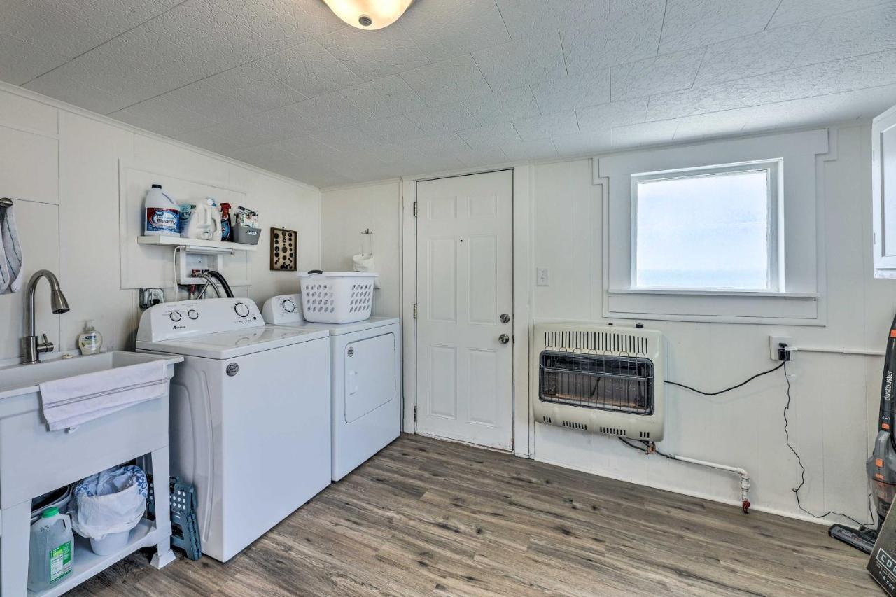 Pet-Friendly Greenville Home With Private Yard エクステリア 写真